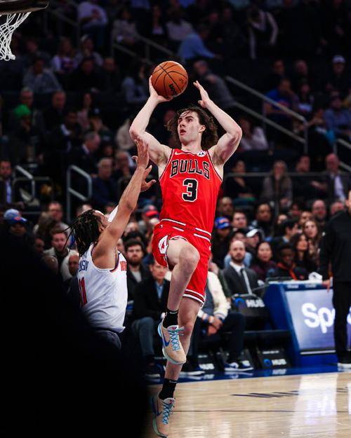 公牛擒勇士,拉文绝杀表现惊艳 公牛擒勇士,拉文绝杀表现惊艳