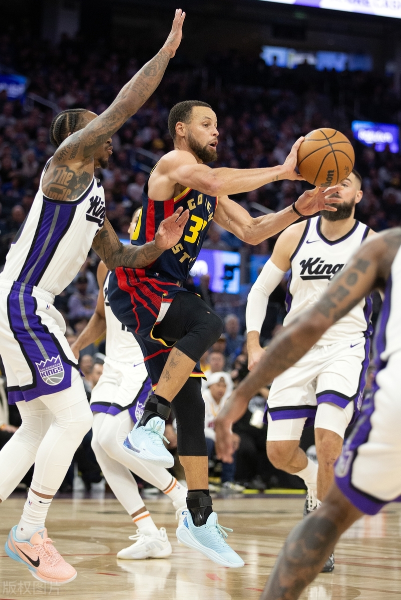 步行者不敌勇士,库里再次延续神迹 步行者不敌勇士,库里再次延续神迹