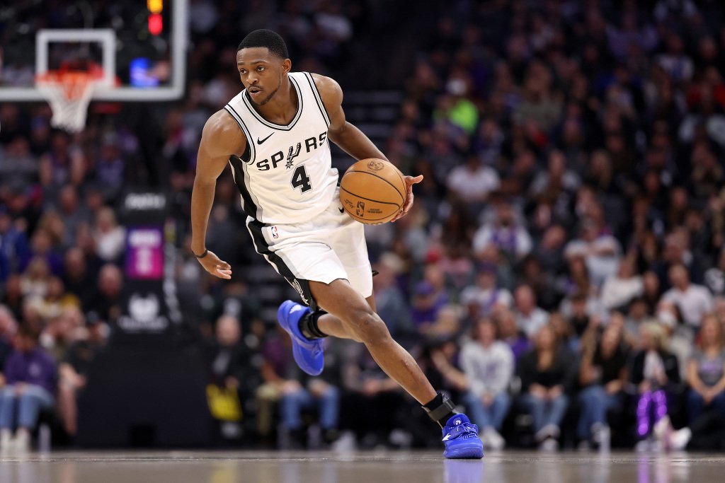 包含国王险胜中国男篮,福克斯制霸全场的词条 包含国王险胜中国男篮,福克斯制霸全场的词条