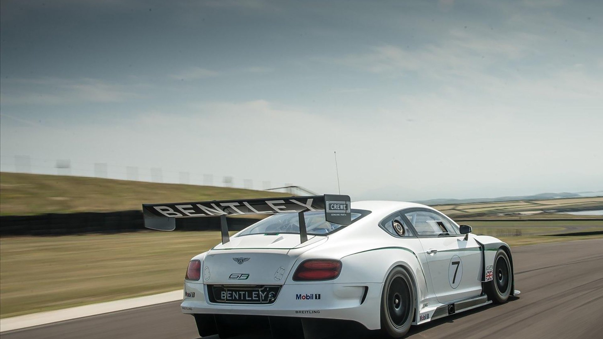 王冠易主，从强压湖人到世界杯接管，爱德华兹的时代预言