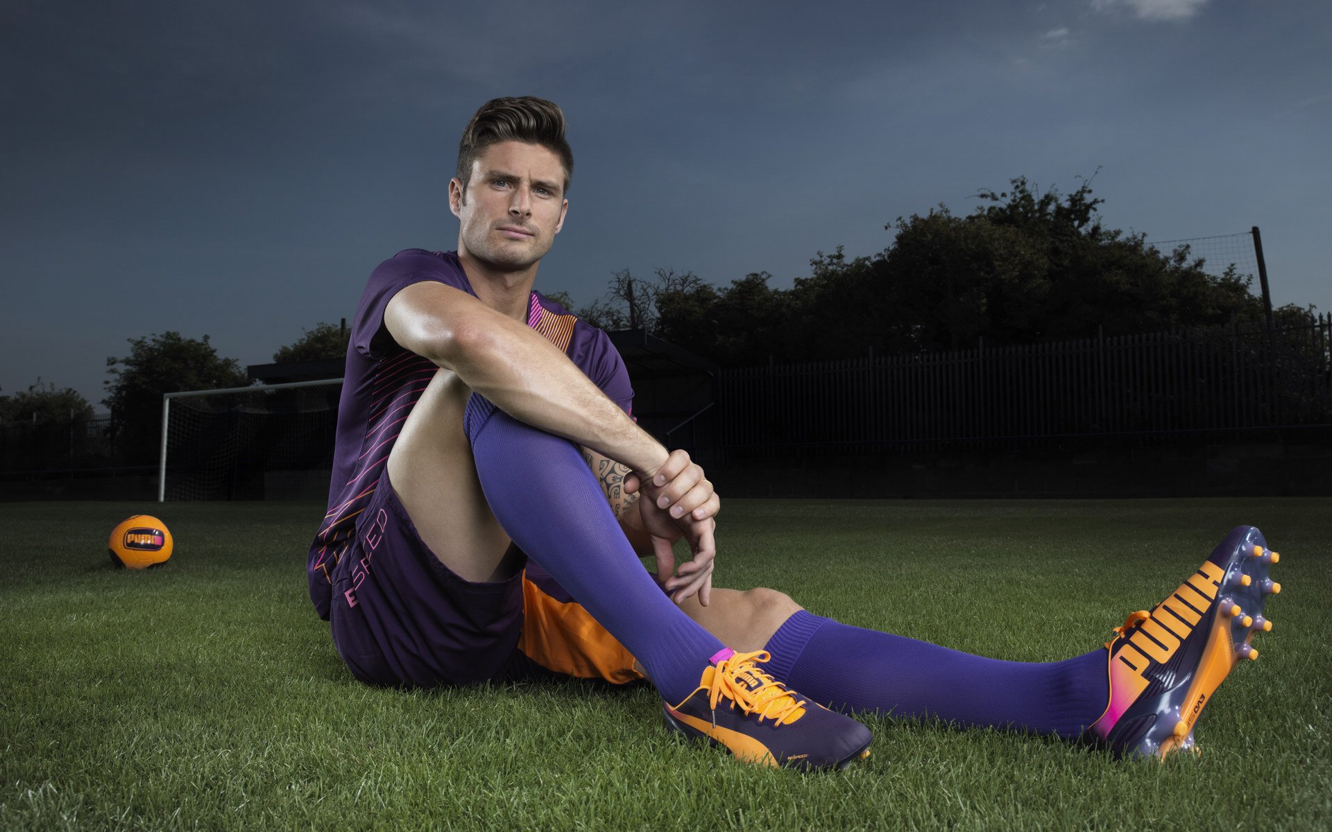 阿圭罗的铁幕,当锋线杀手化身铜墙铁壁