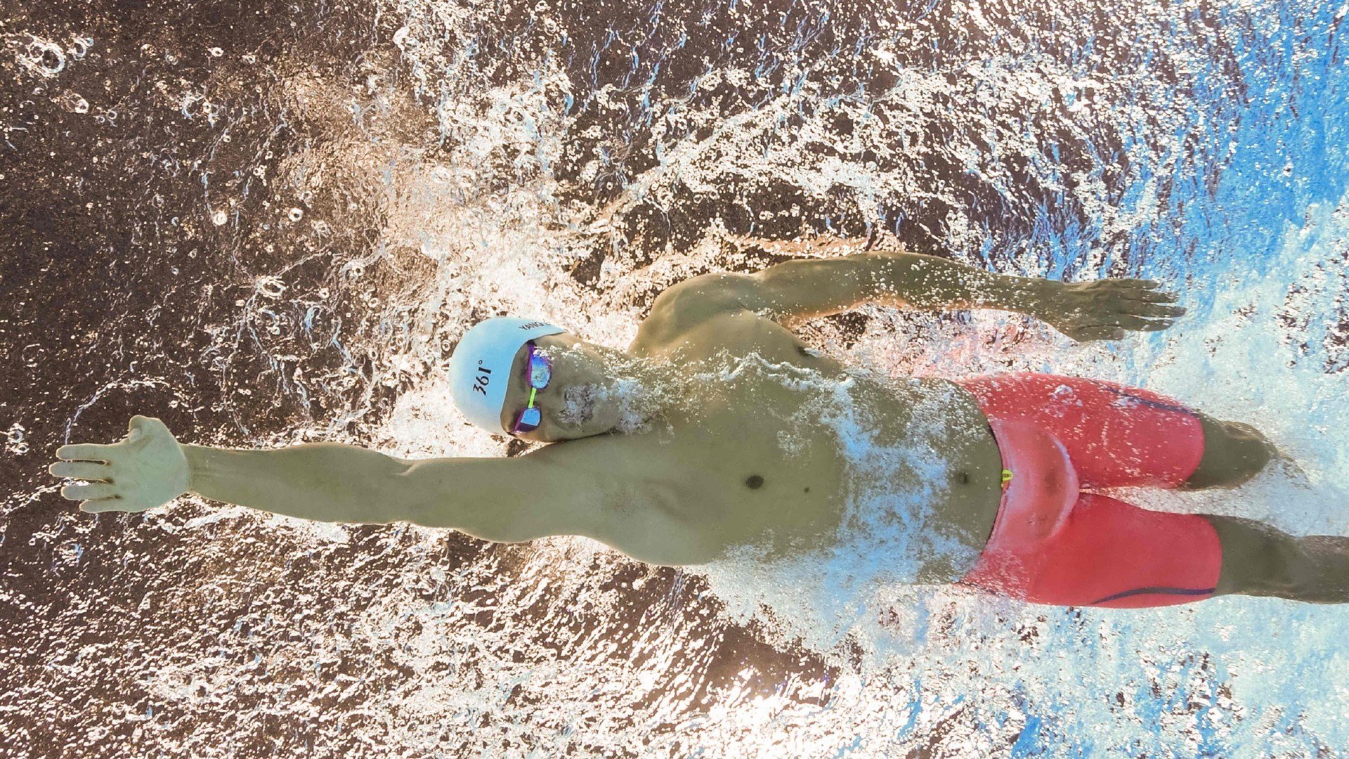 米切尔引擎轰鸣，勇士体系全面压制广东铁骑