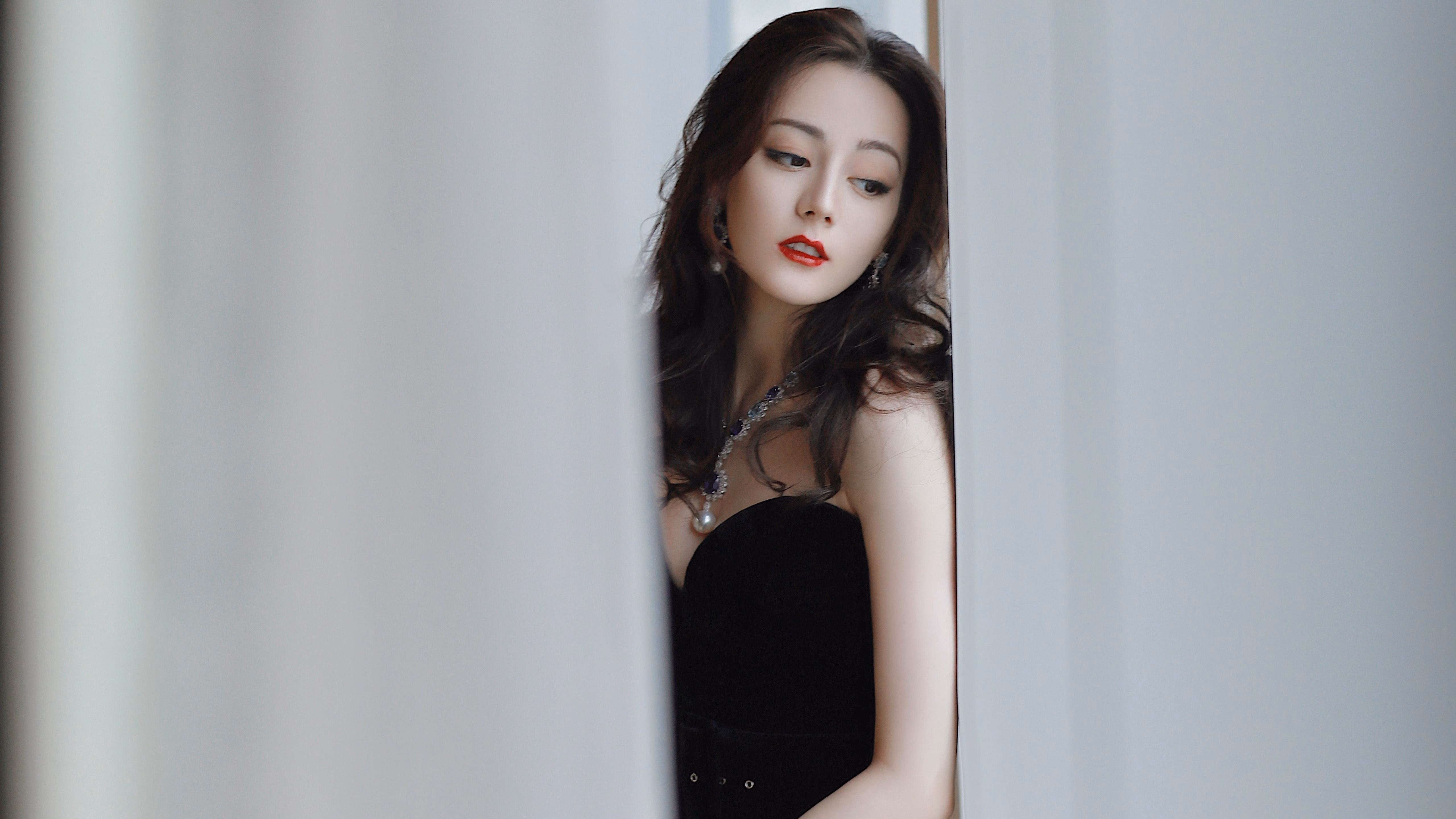 西甲国家德比之夜，帕尔默一击定乾坤，悬念早逝成永恒