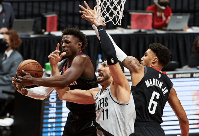 开拓者爆冷火箭，戈贝尔成为关键先生